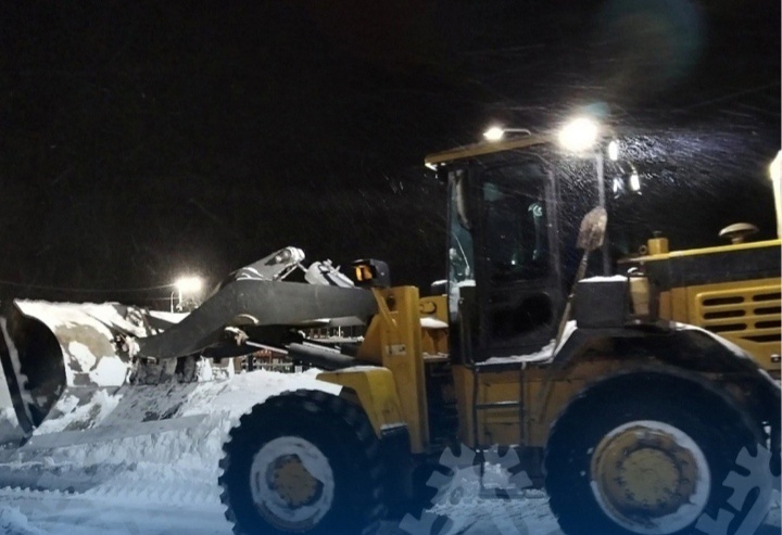    В поселках Октябрьского района устраняют последствия непогоды