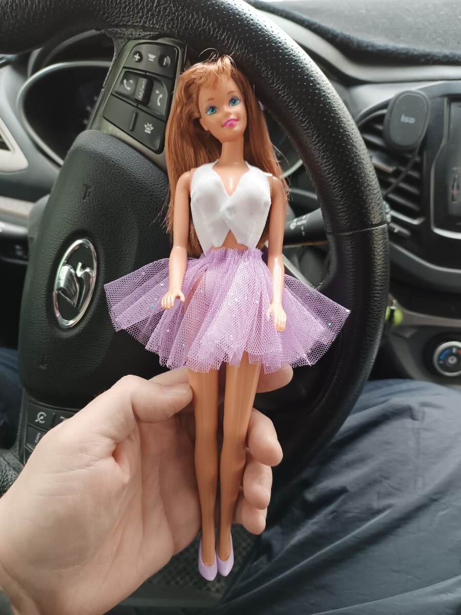 Прислал мне фото)