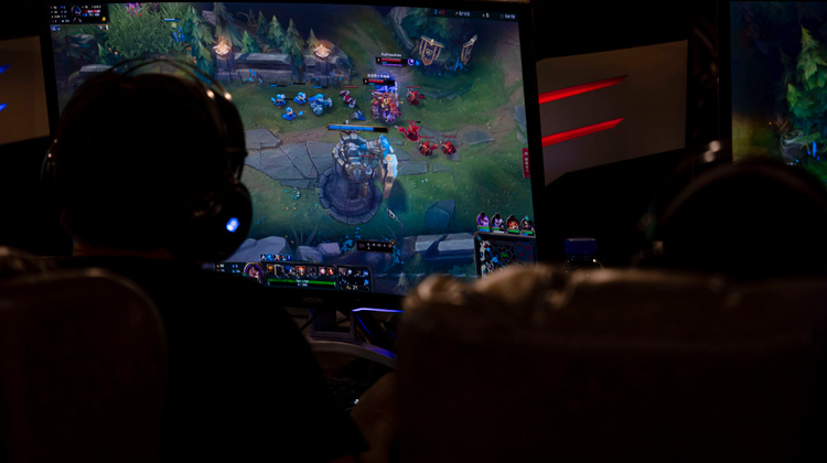 Alex Plavevski/EPA/TASS