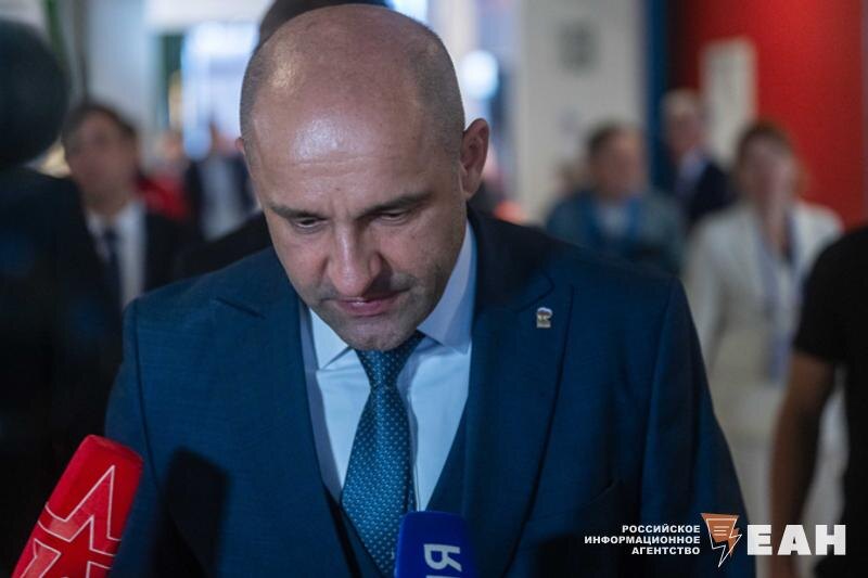    ЕАН / Артем Жога нацелил регионы УрФО на продолжение помощи ДНР и ЛНР