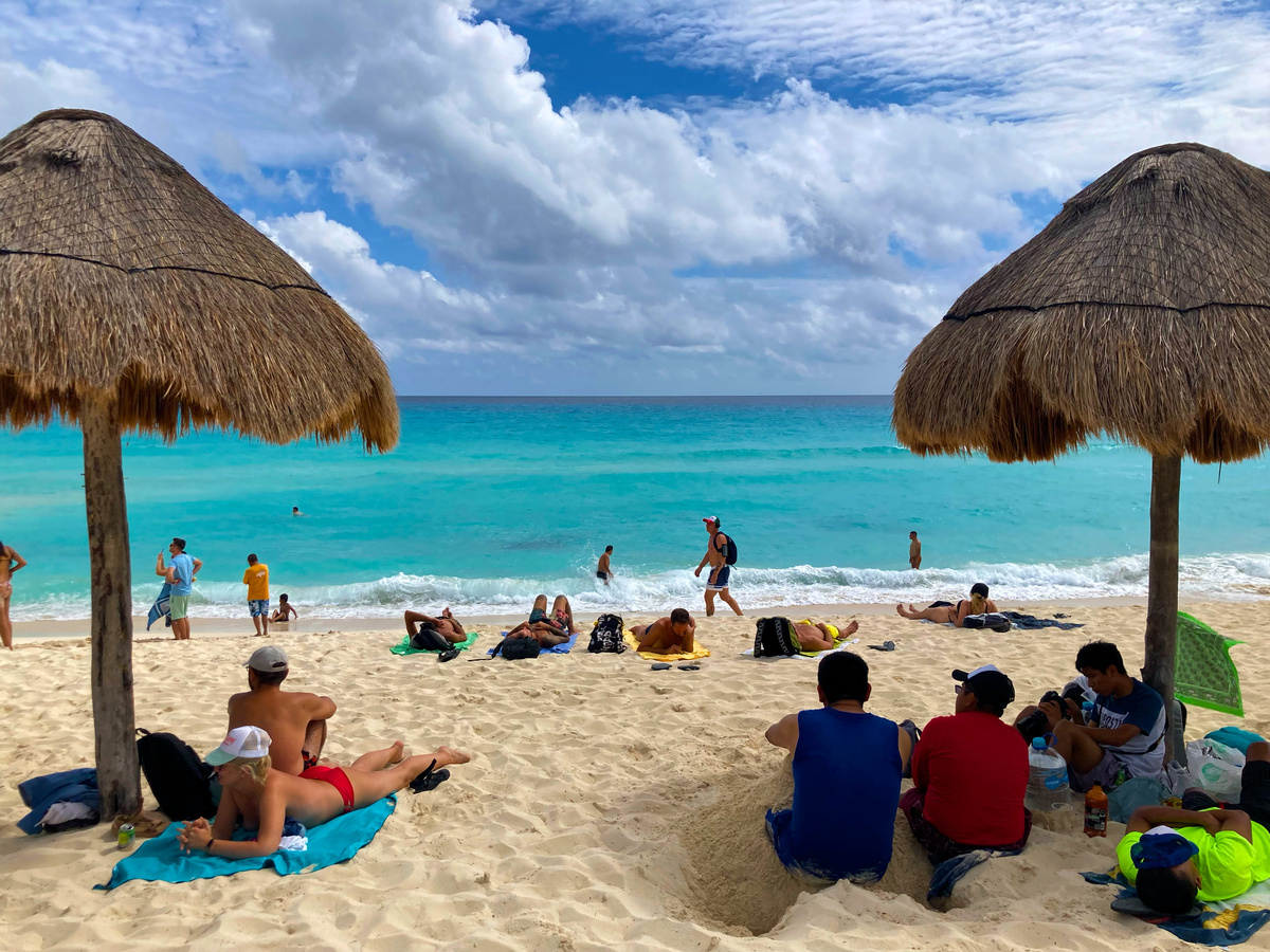 Пляж на курорте Канкун в Мексике