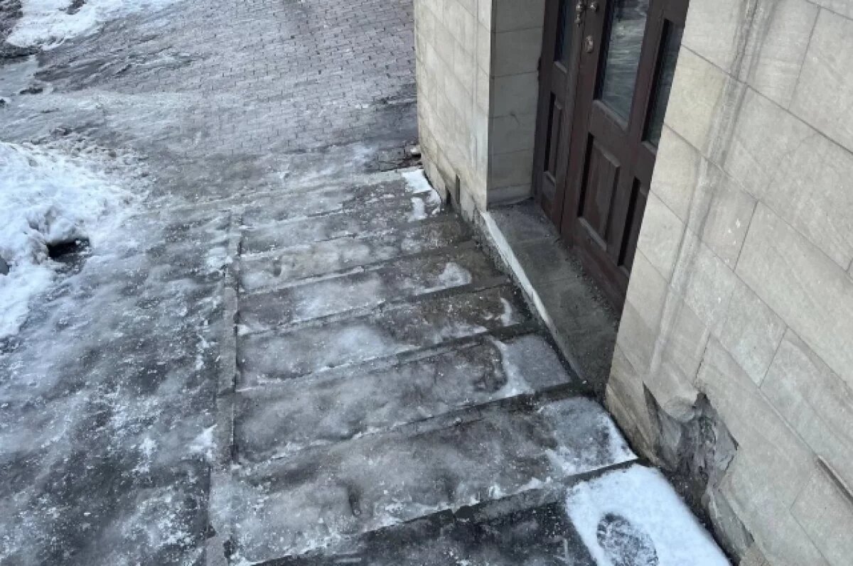    Куда ульяновцам обращаться, если УК не чистит двор от снега и льда