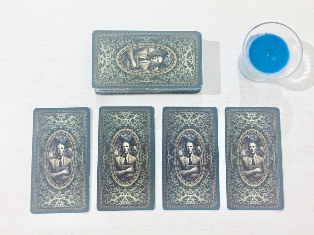 Выберите карту слева направо.