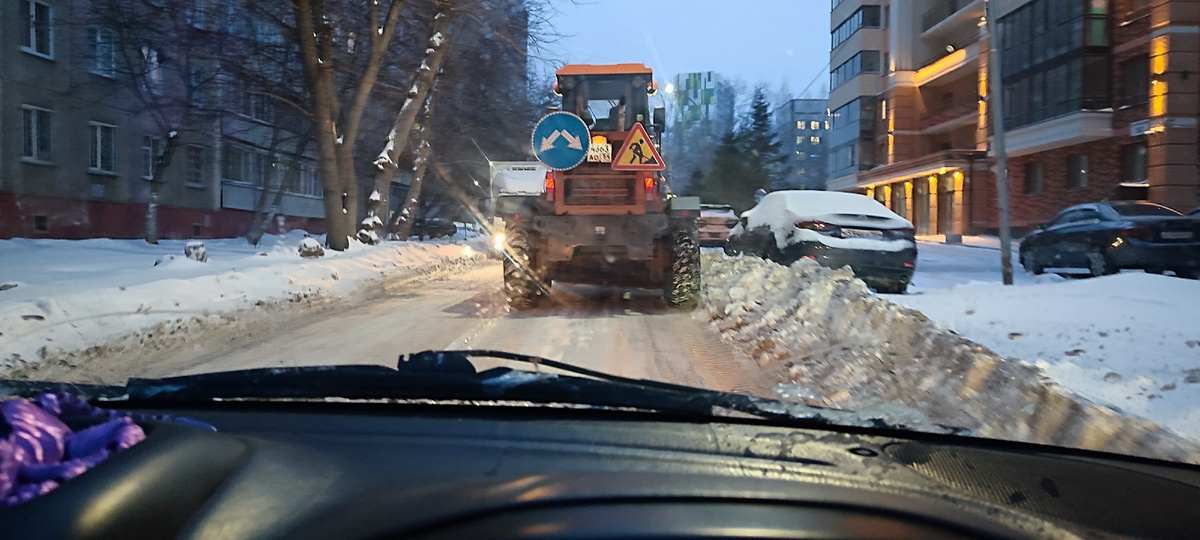 Как говориться....не раньше, не позже... но теперь хотя бы дороги будут почищены. 