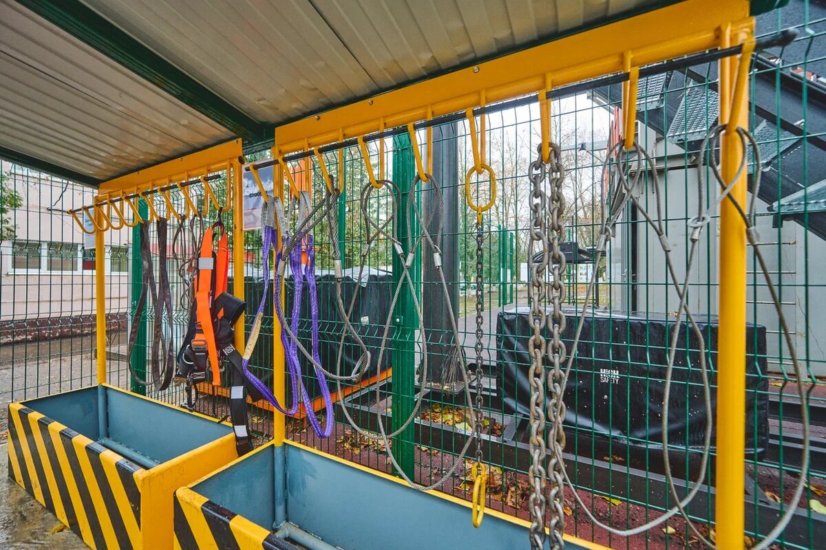 Правильно выбрать стропы – значит, выполнить работу безопасно. Фото Владимира Авдеева / «Медиацентр»