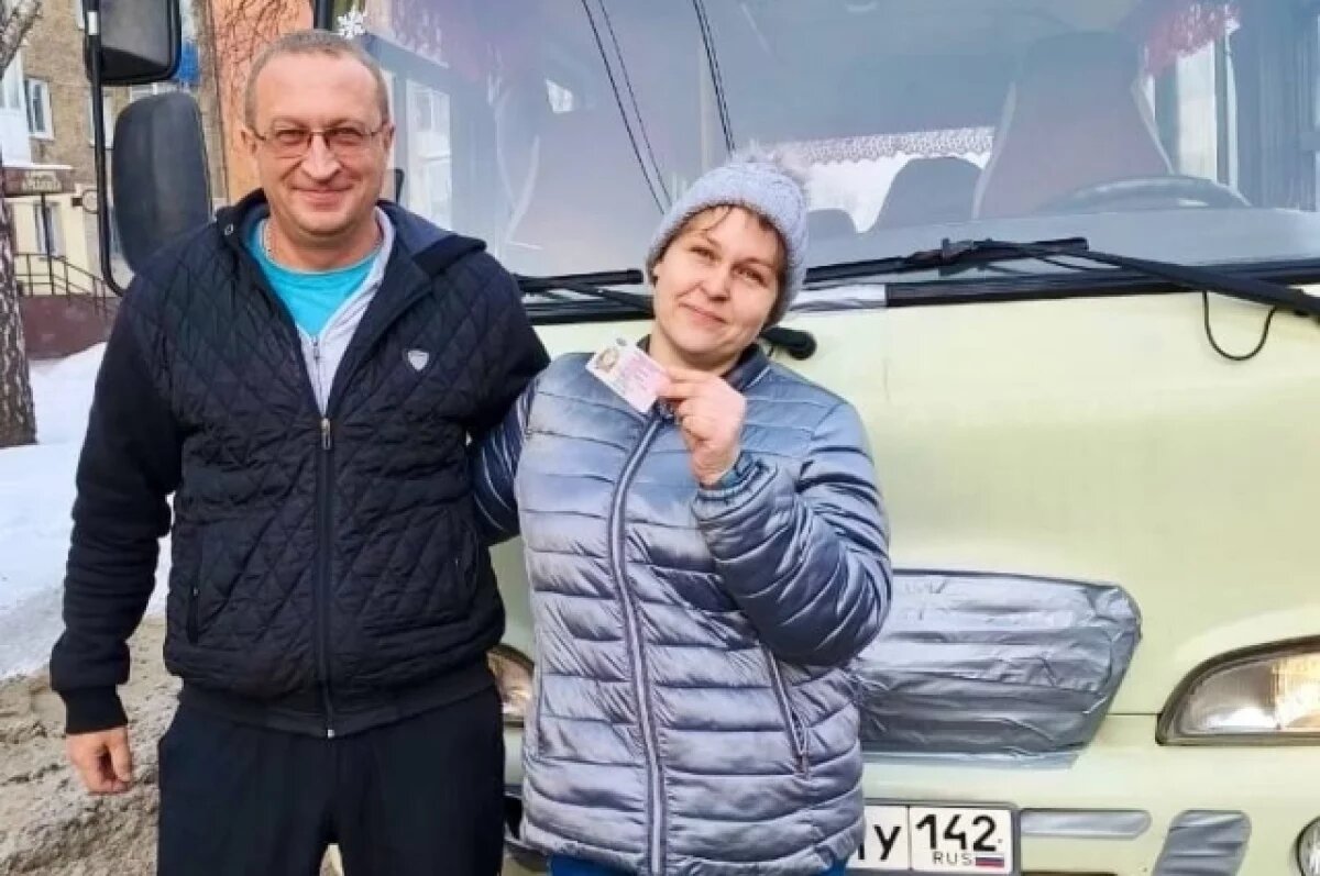    Шесть водителей «женского батальона» в Новокузнецке сдали экзамены в ГАИ