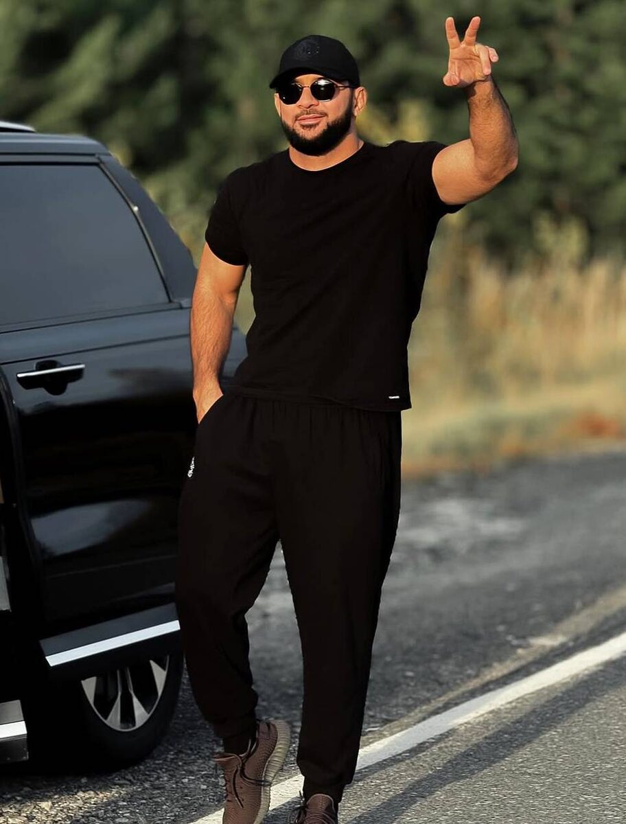    Исламу Итляшеву 33 годаСоцсети Ислама Итляшева