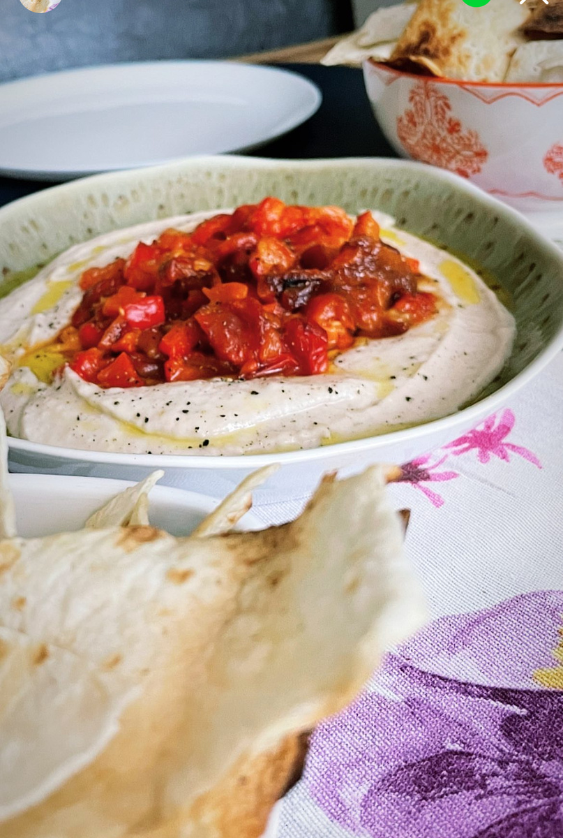 Хумус с запеченым перцем.