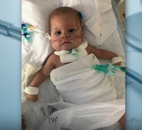 Кроха Андерй не мог есть и дышать. От него отказались врачи. Помочь могло только чудо