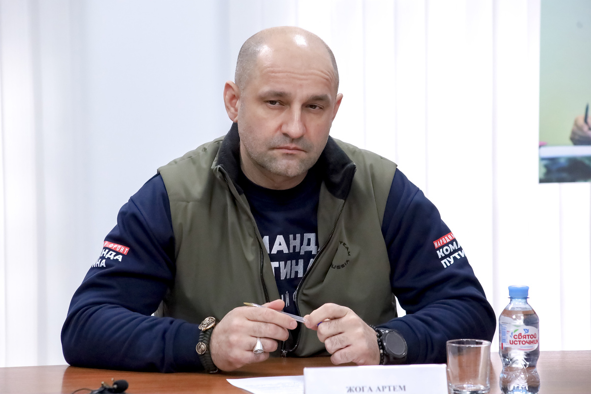 Эксперты отмечают интерес к происходящему, который горит в глазах Артема Жоги, информационную открытость и личную вовлеченность в процессы.  Фото: ФедералПресс / Елена Майорова