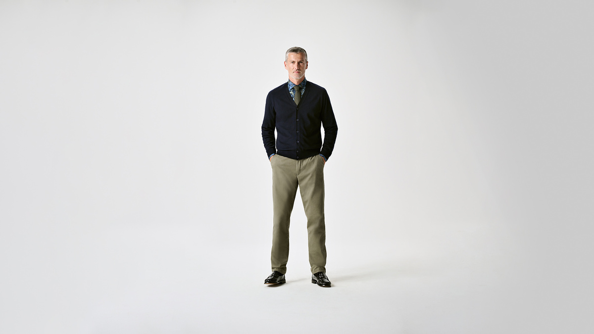 Образ с рубашкой с растительным приннтом