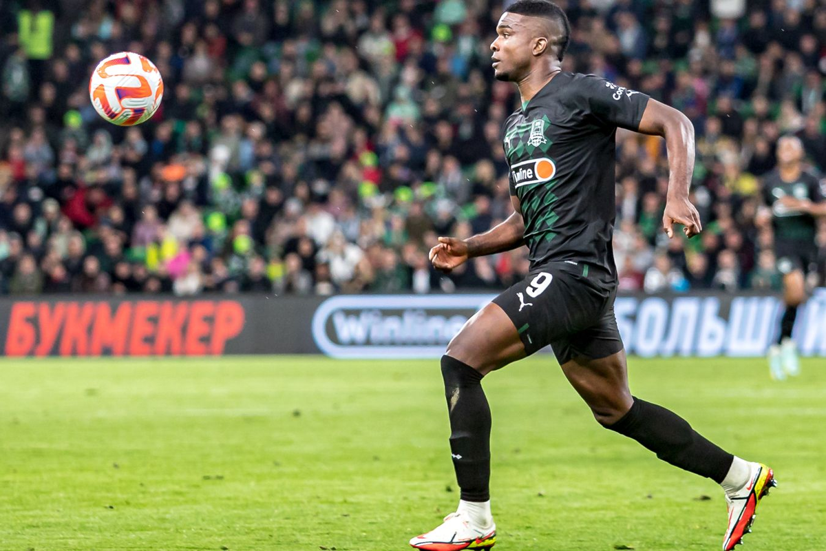 Нападающий Джон Кордоба