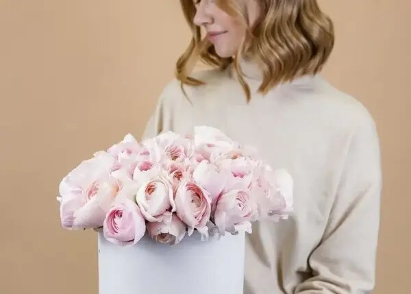   Ранункулюсы в коробке от AzaliaNow Мария Казённова