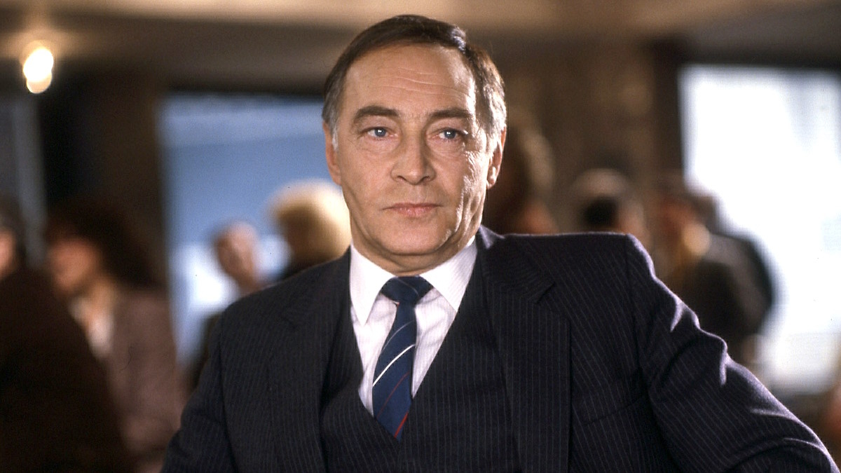    Вячеслав Тихонов