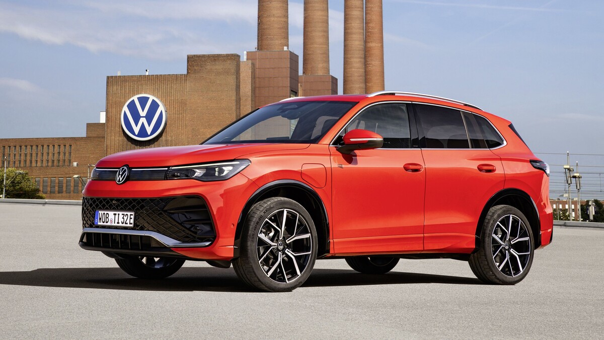 Представлен VW Tiguan третьего поколения: новые гибриды и большой экран от 600000 ₽