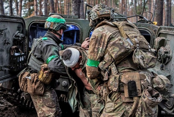    Солдаты ВСУ