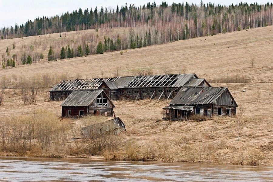 Название села оставлю без ответа по просьбе родственника одного из жителей, боится маргиналов. Что ж, справедливо.