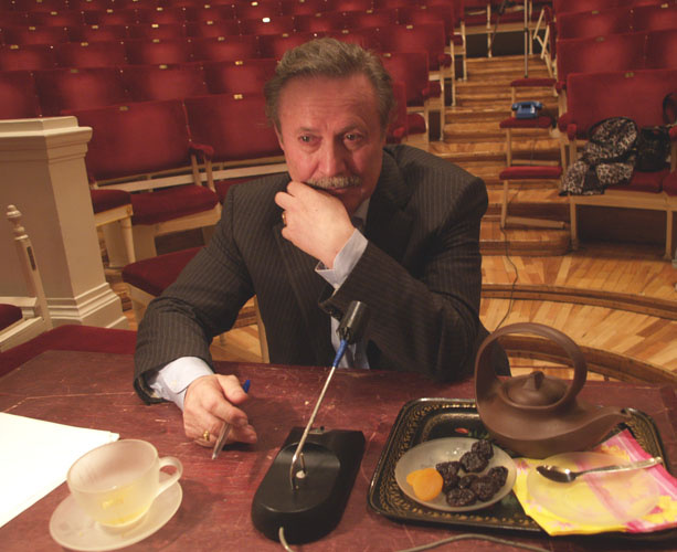 Юрий Мефодьевич Соломин на репетиции