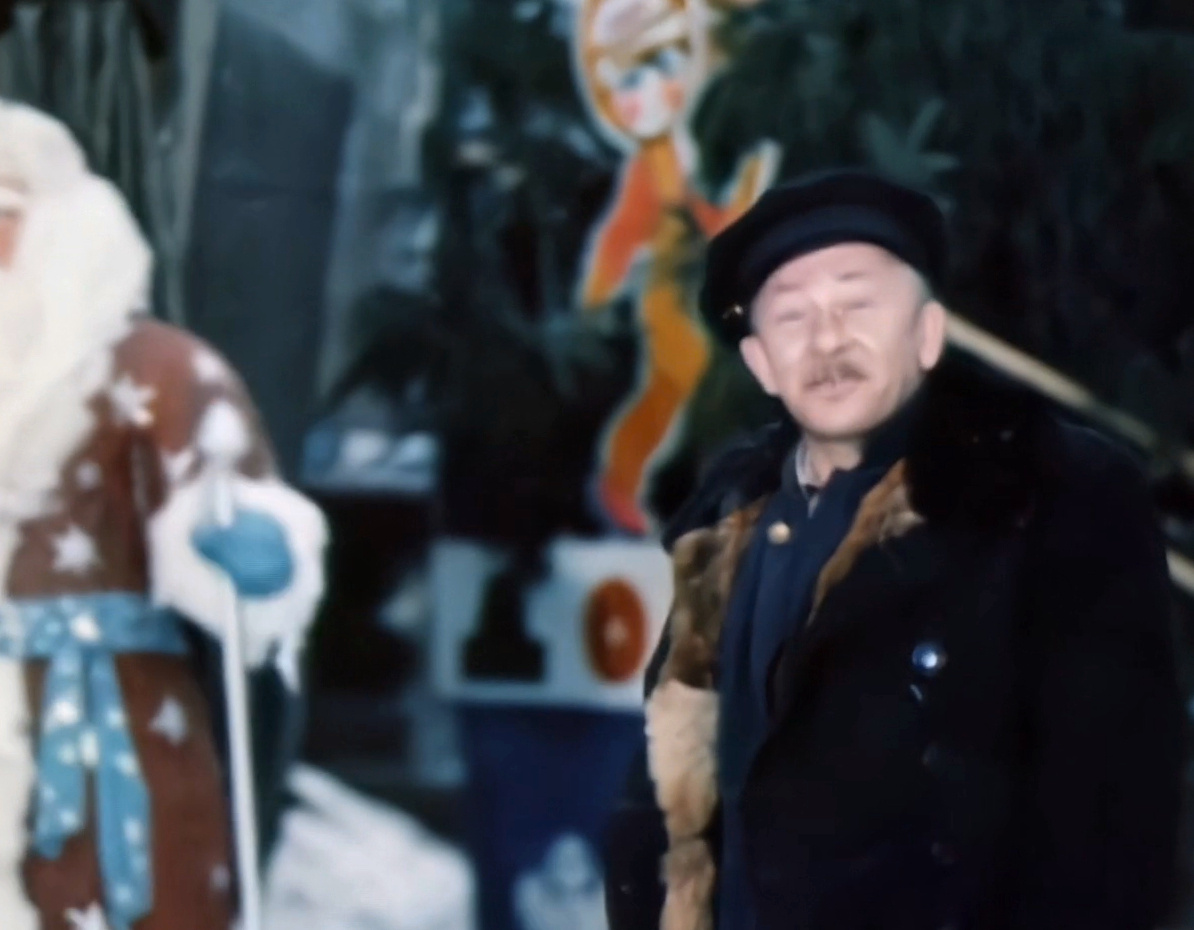 Кадр из кинофильма "Старый Новый год", 1980 г., режиссеры Олег Ефремов, Наум Ардашников, сценарист Михаил Рощин, композитор Сергей Никитин (скриншот) 