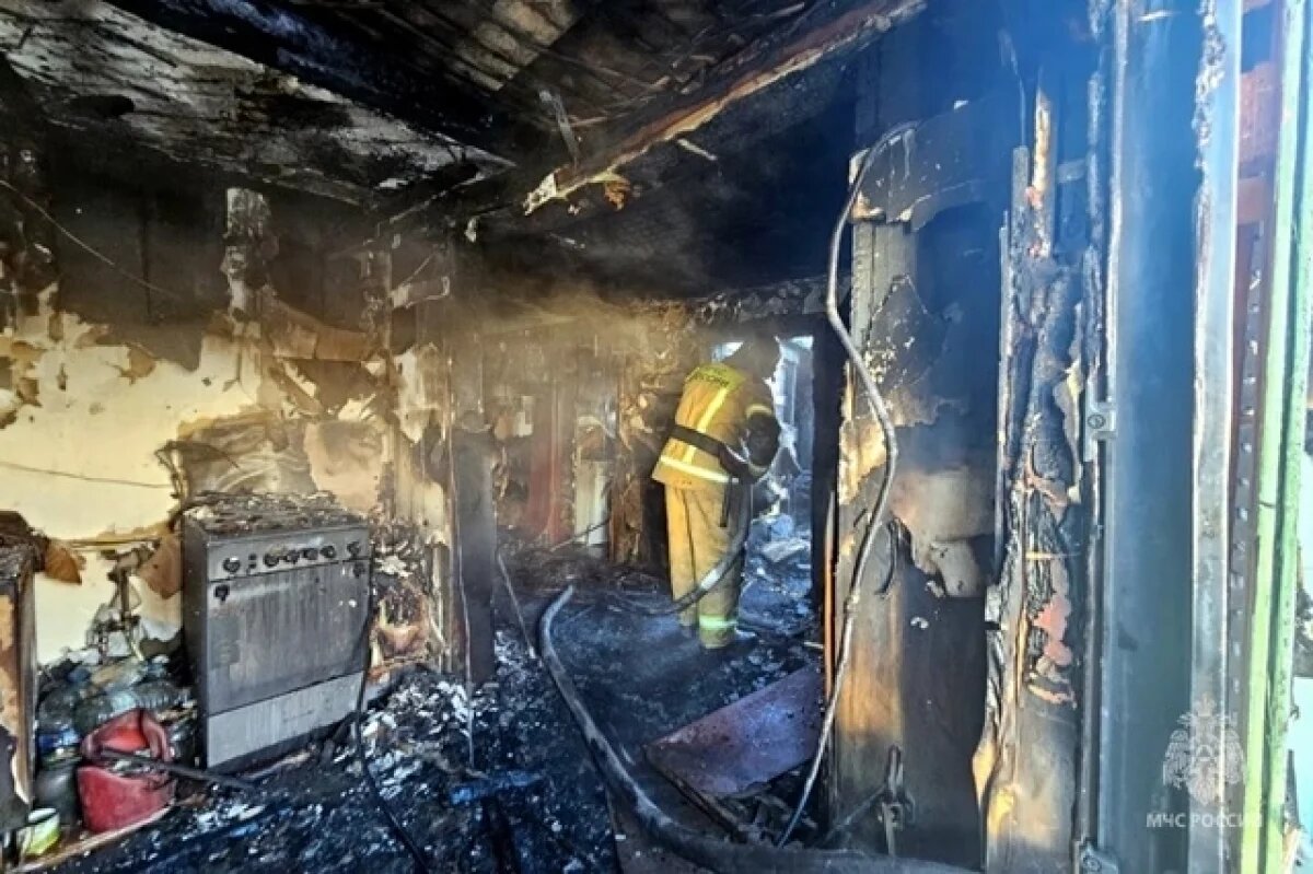    Два человека погибли в Пласте при пожаре в частном доме