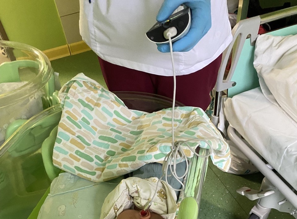 на фото один из плановых осмотров докторами сына, перед нашей выпиской. 