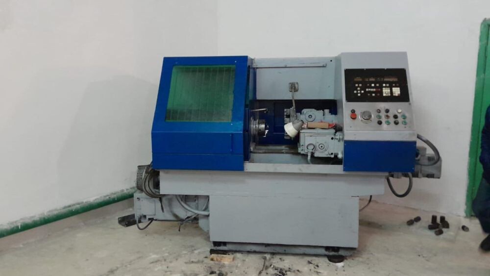 Станок с числовым программным управлением 1325F30.