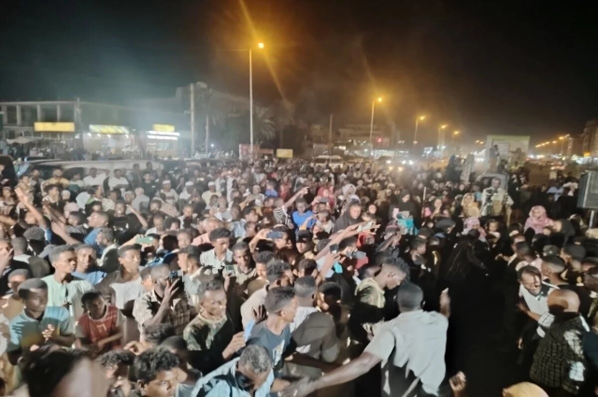    Reuters: в Судане начались протесты из-за напечатанных в РФ банкнот