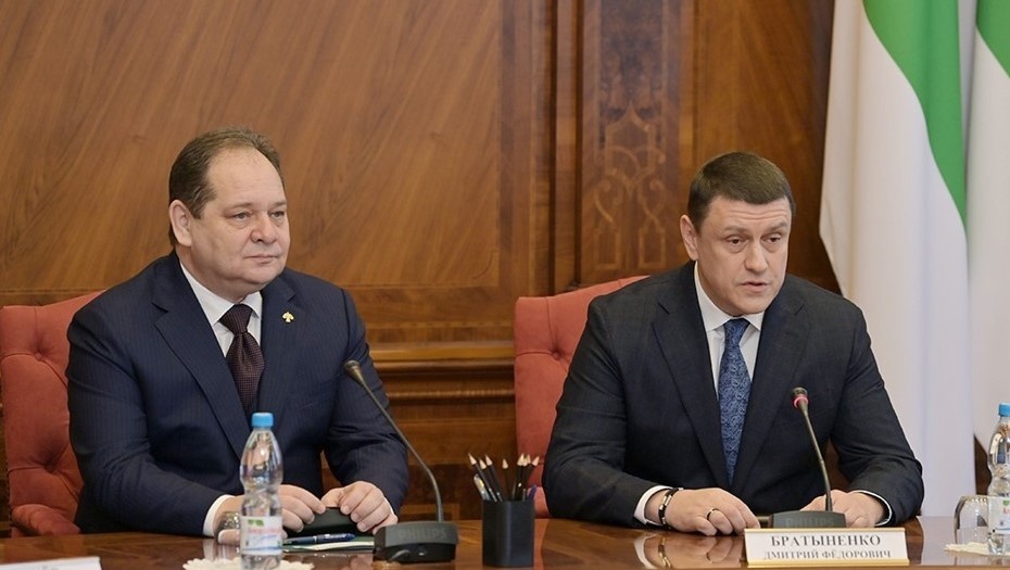    Врио главы Коми Ростислав Гольдштейн и и.о. председателя правительства Коми Дмитрий Братыненко. Автор фото: пресс-служба главы Коми
