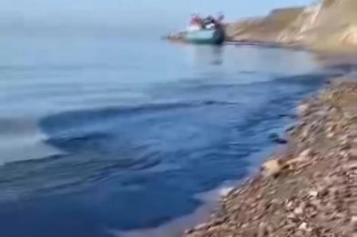    В Черном море зафиксировали утечку нефти с танкера «Волганефть-239»