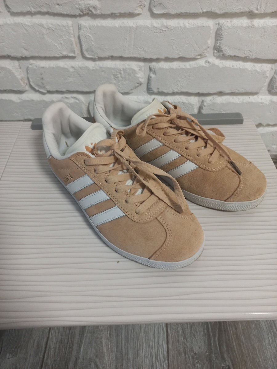 Розовые кеды ADIDAS на продажу