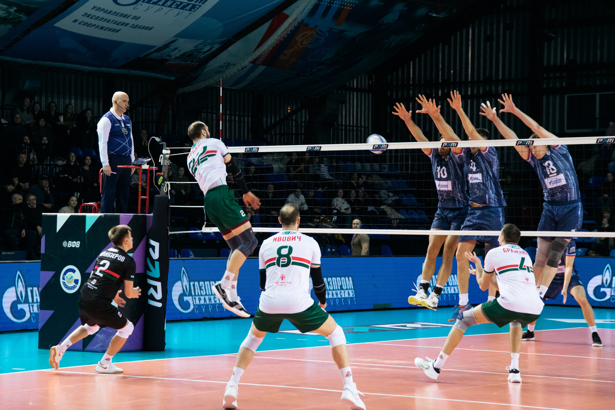    «Газпром-Югра» сыграл в волейбол с «Локомотивом» из Новосибирска // ФОТОРЕПОРТАЖ