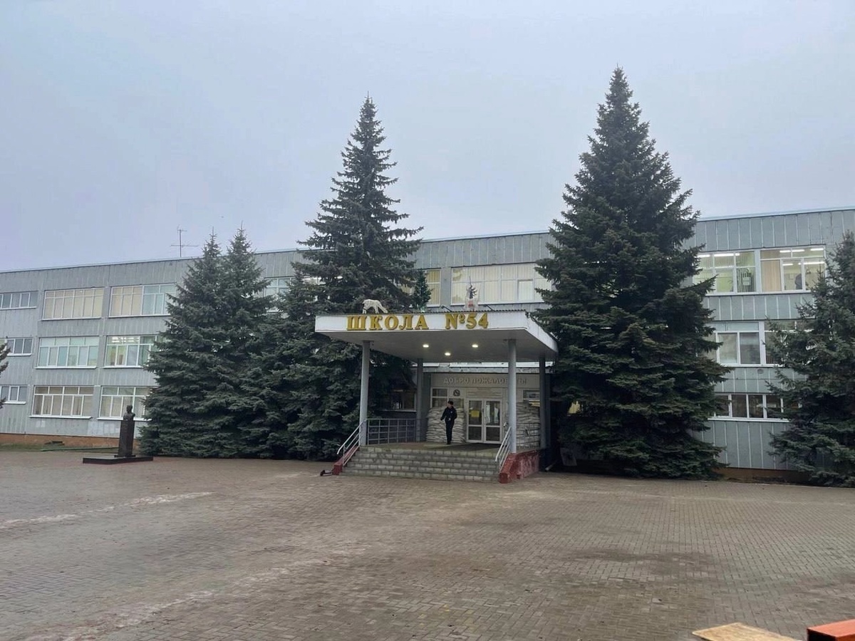    Пытавшийся напасть на школу в Курске подросток, объяснил, что совершил этот поступок в знак протеста против общества