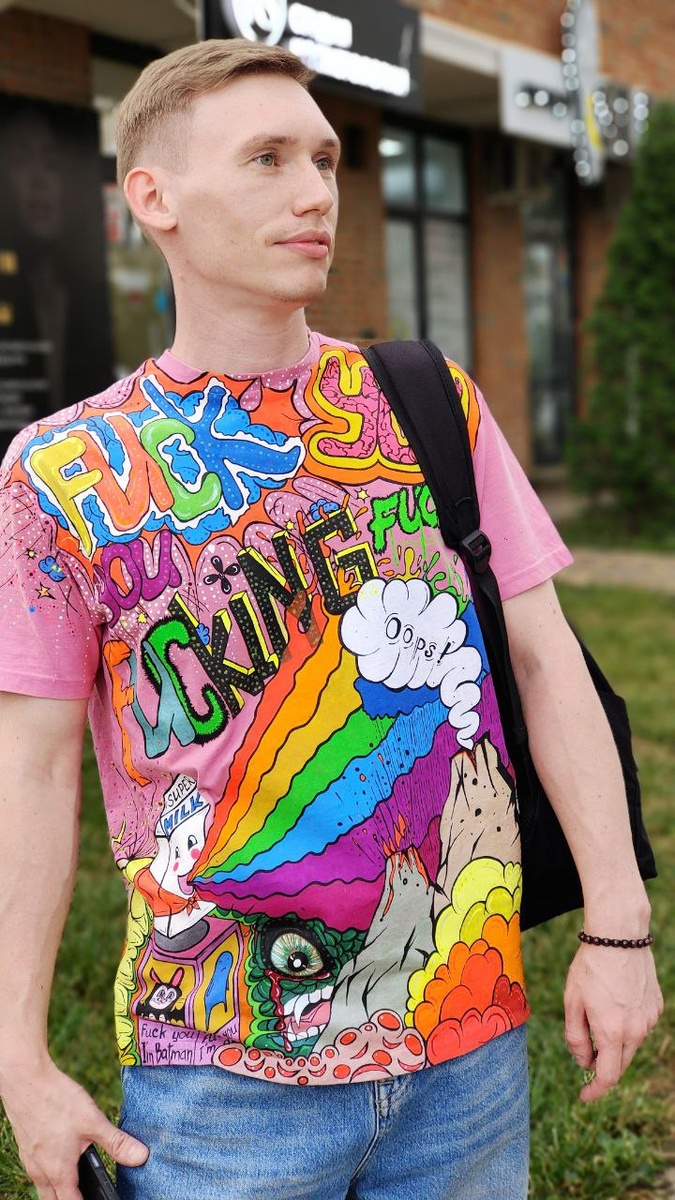 Работа автора. Картина выполнена на футболке. 