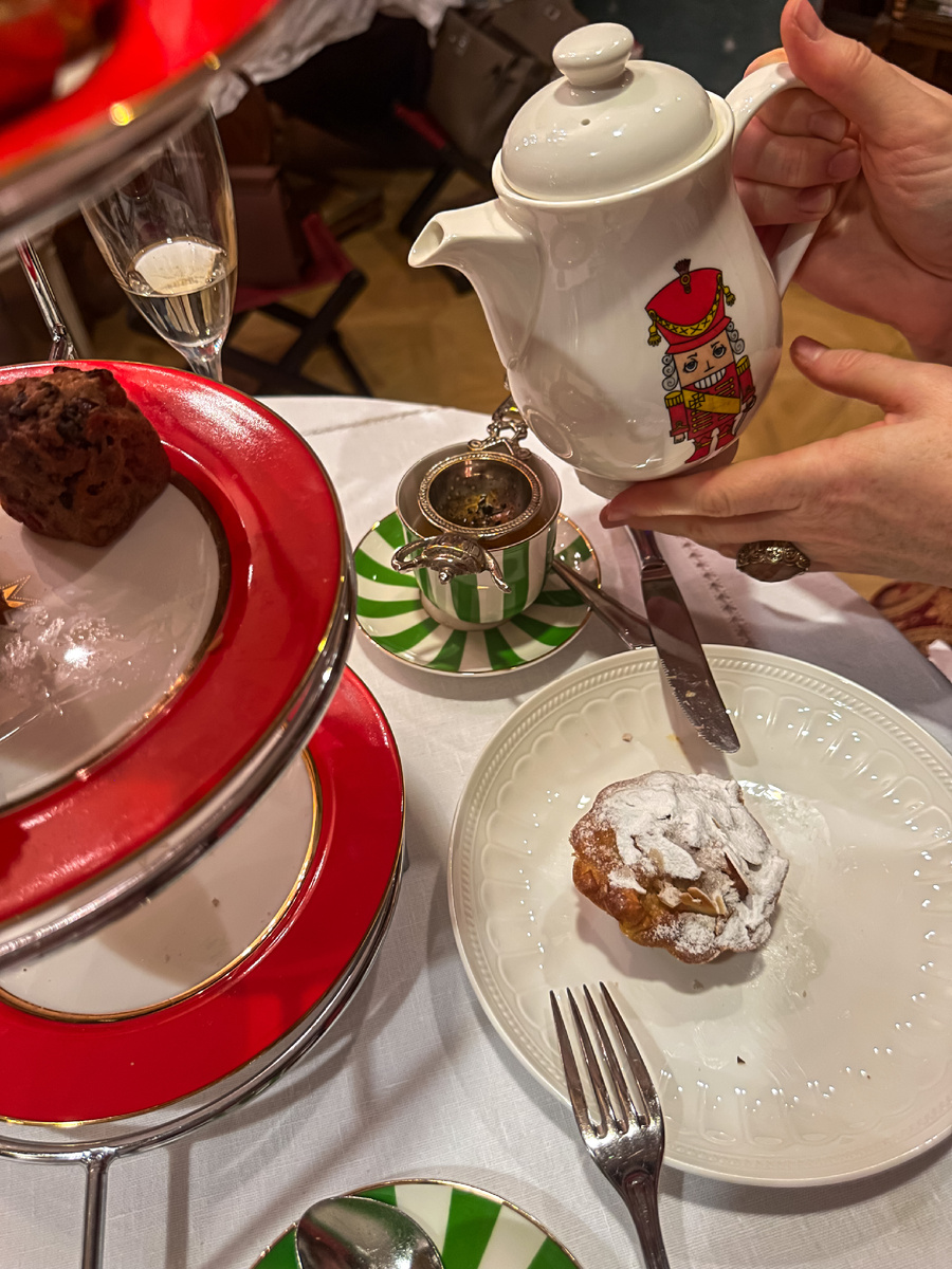 Фото: Алиса в Петербурге