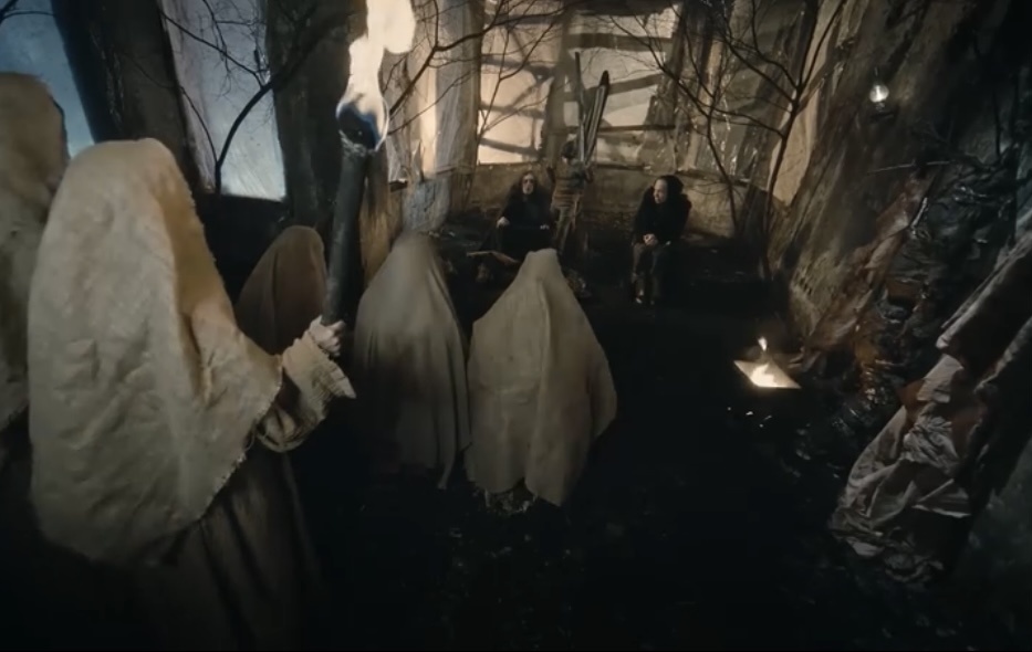 Обряд выглядел жутковато и многообещающе 