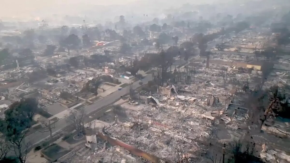 Ущерб от пожаров в Калифорнии оценивается в 50 млрд долларов. Фото: investing.com