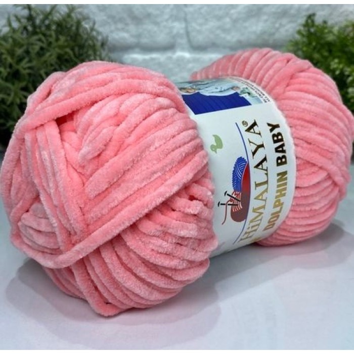 Очень люблю толстую плюшевую пряжу! Даже бы джемпер какой-нибудь связала из неё