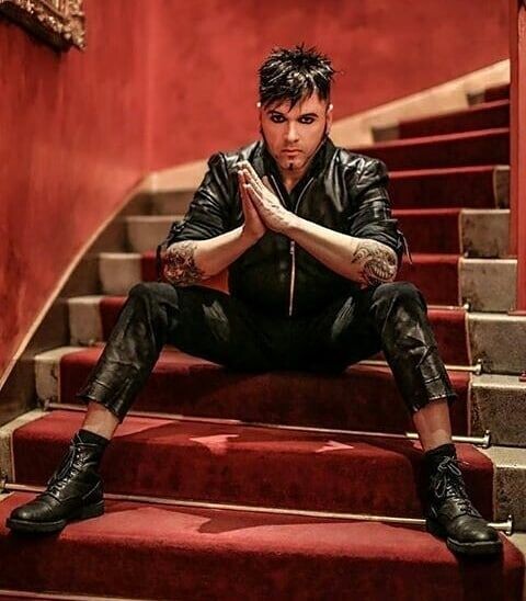 Фотосессия 2014 года, взято из фан-пабликов. 