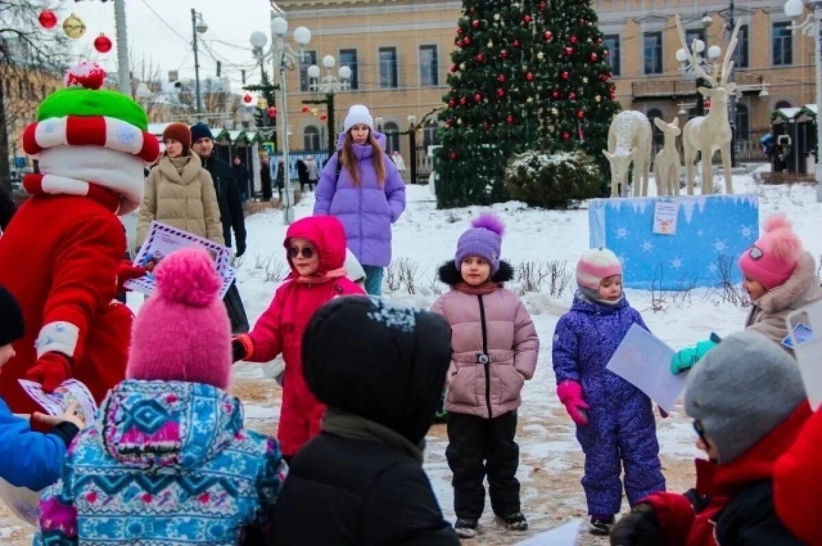    Гости Рождественской ярмарки Твери купили 200 литров мёда и 100 пар носков