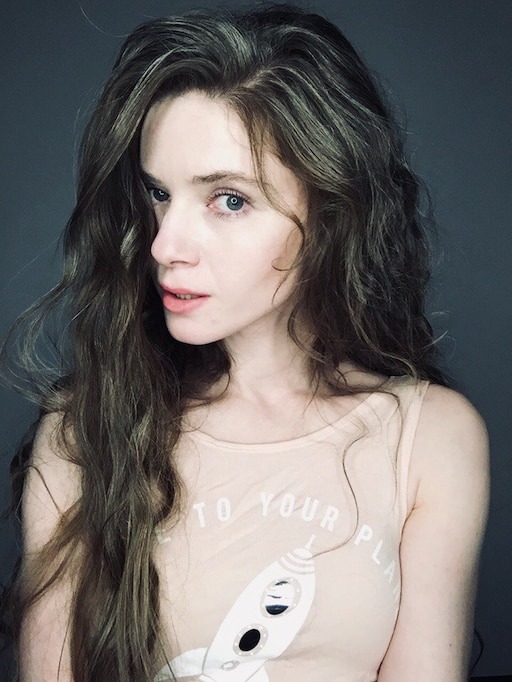 dinablin-Проводит различные ивенты и стримит игры.