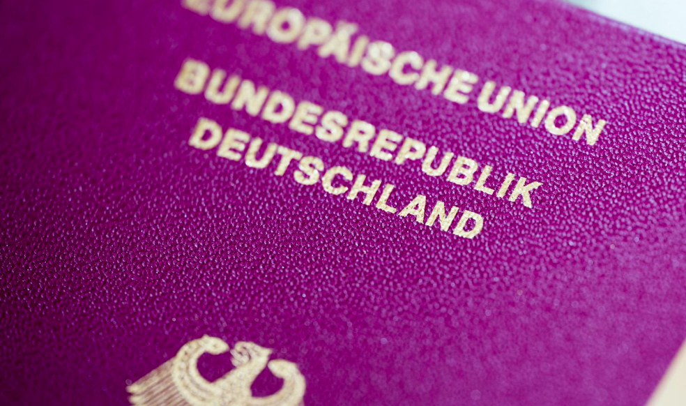 Немецкий паспорт © символическое фото