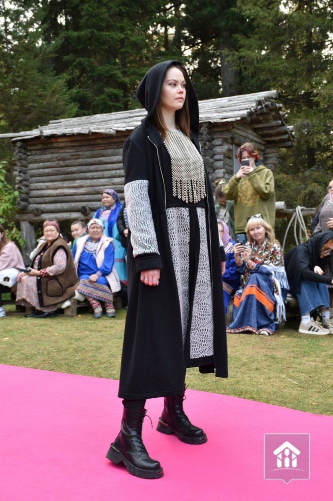    Документальный фильм «Культурная перезагрузка» на телеканале RT рассказывает о югорской коллекции одежды