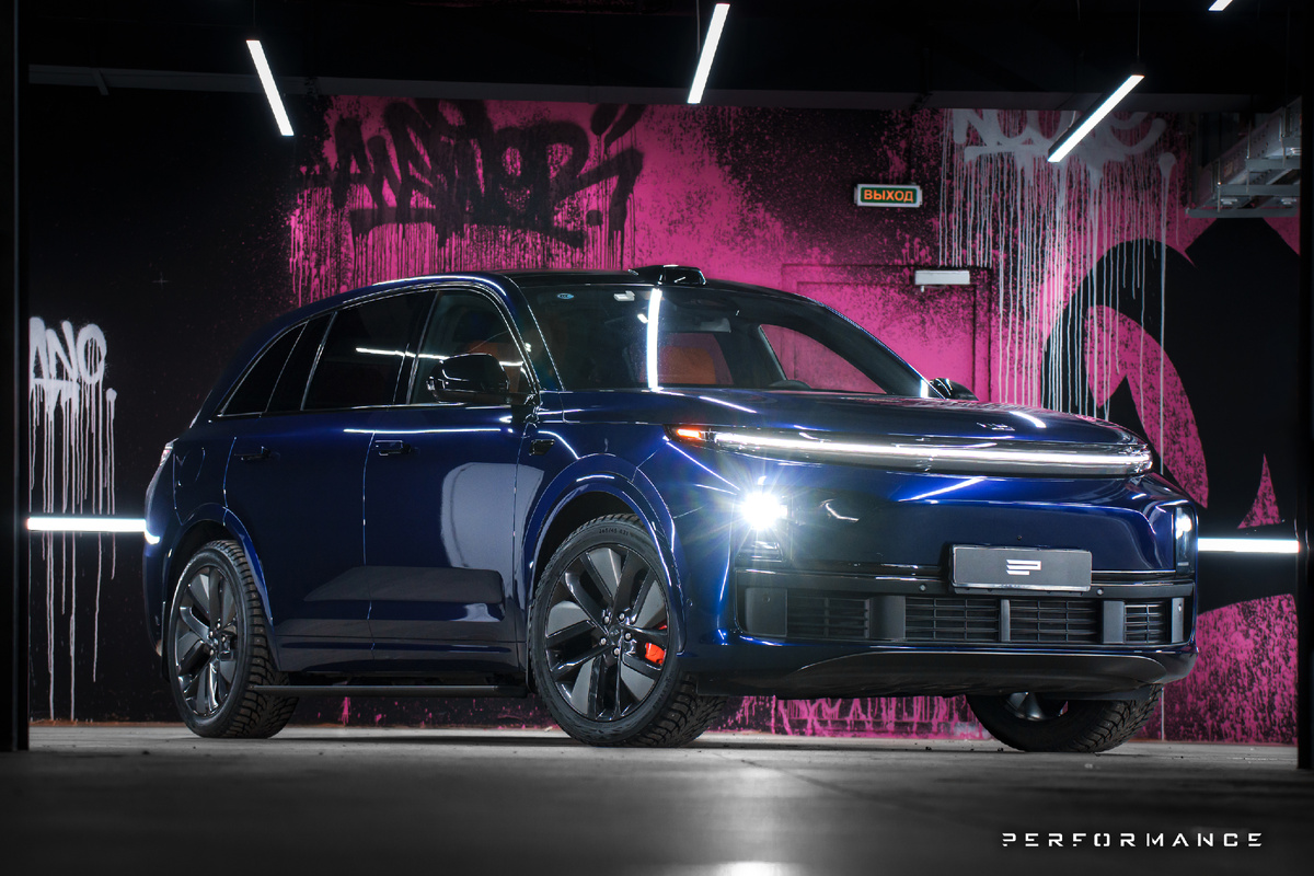 Оклейка LiXiang L7 в цветной полиуретан спб