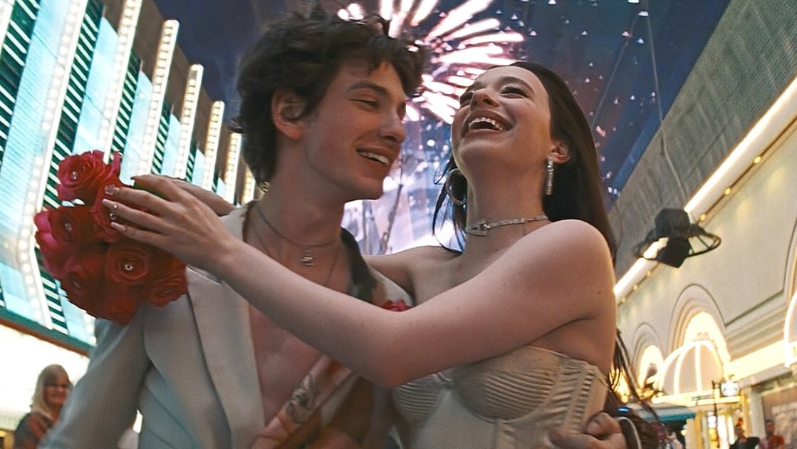 Кадр из фильма «Анора» 2024 год, режиссер Шон Бэйкер