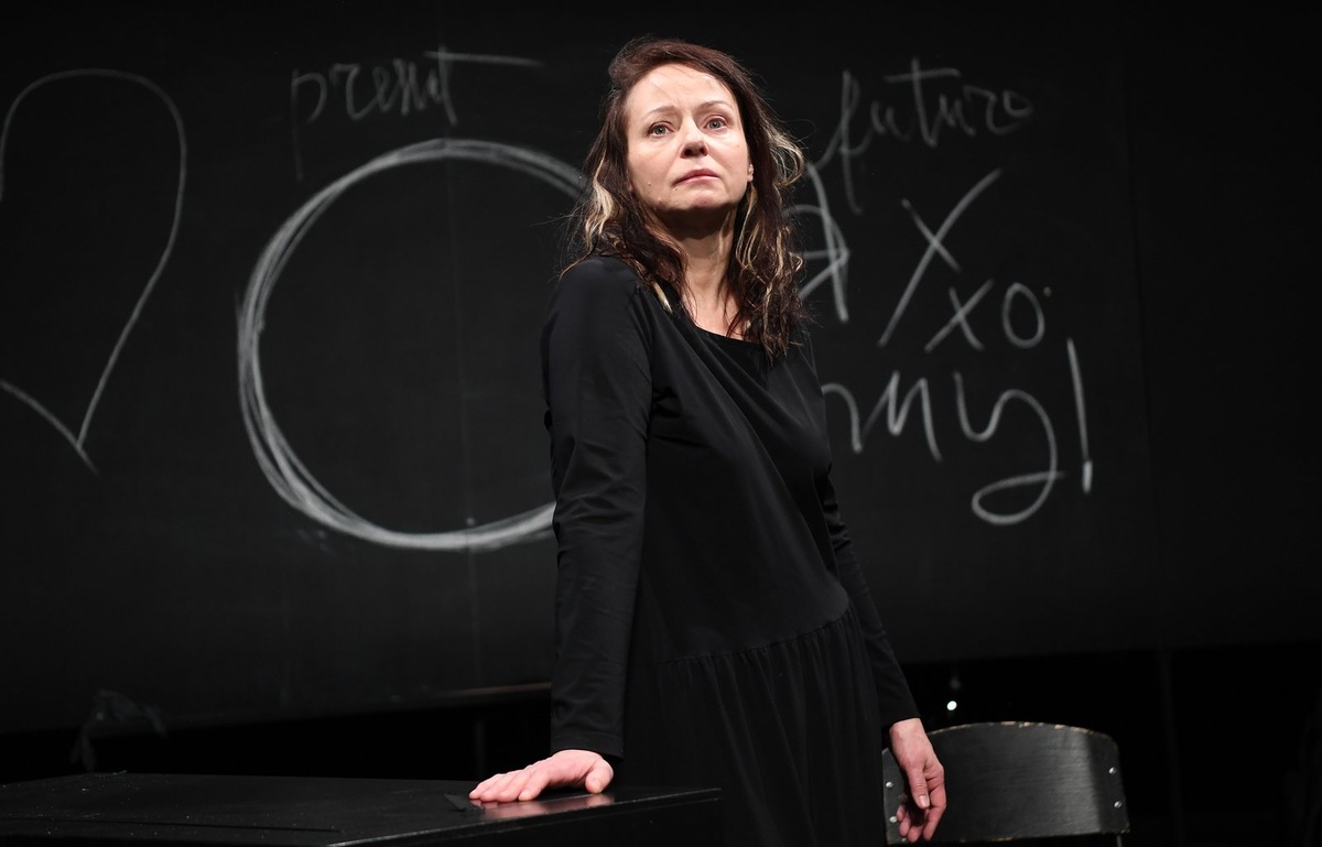    Евгения Добровольская