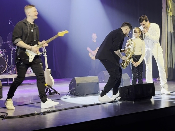     Артист с дочерью на концерте / Из личного архива