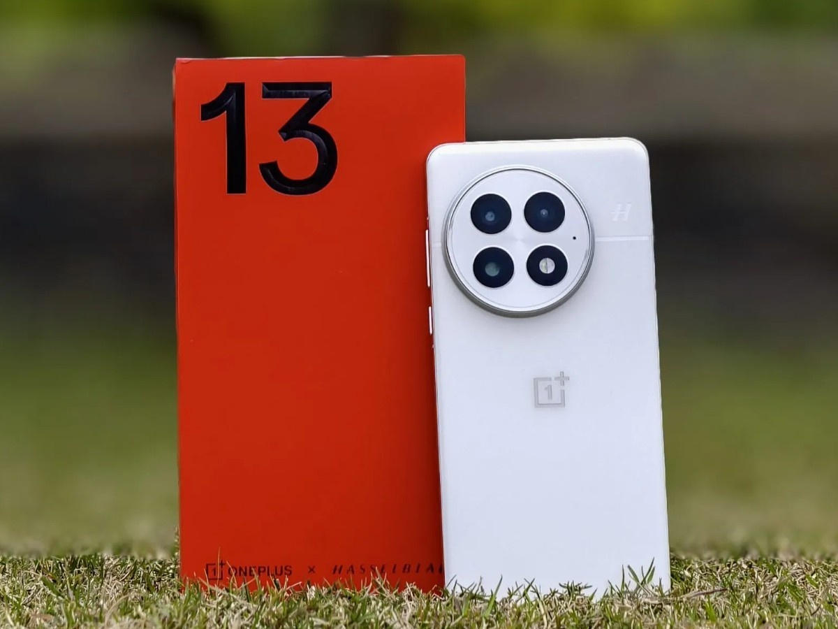    «Стандарт для флагманов задан». Обзоры OnePlus 13 в зарубежных СМИ