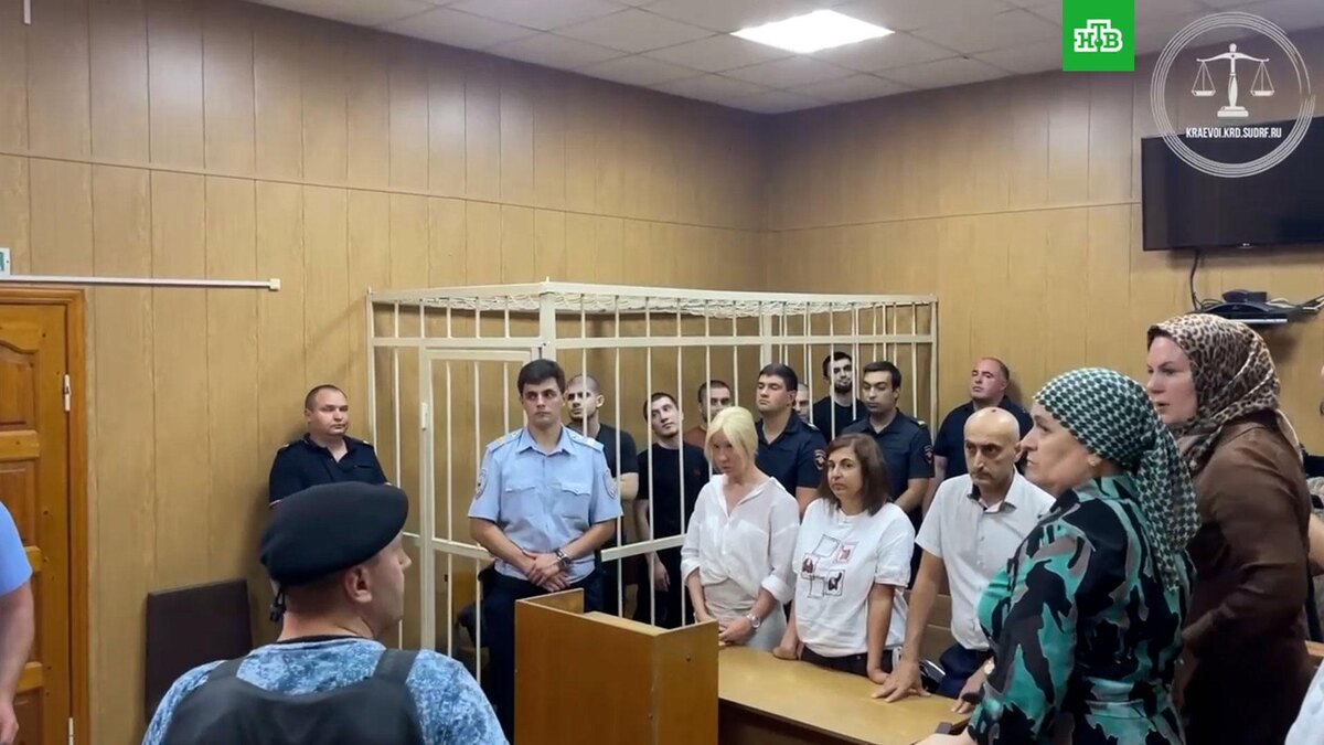    Пять погромщиков из аэропорта Махачакалы получили до 9 лет колонии