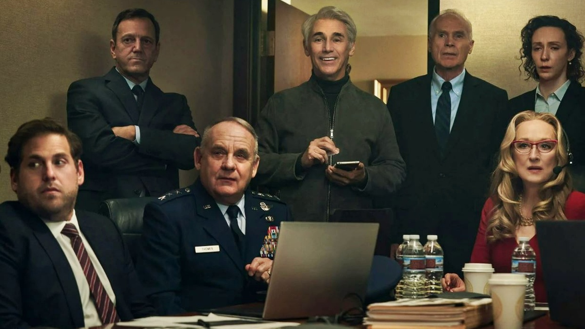 Кадры из фильма "Не смотрите наверх"