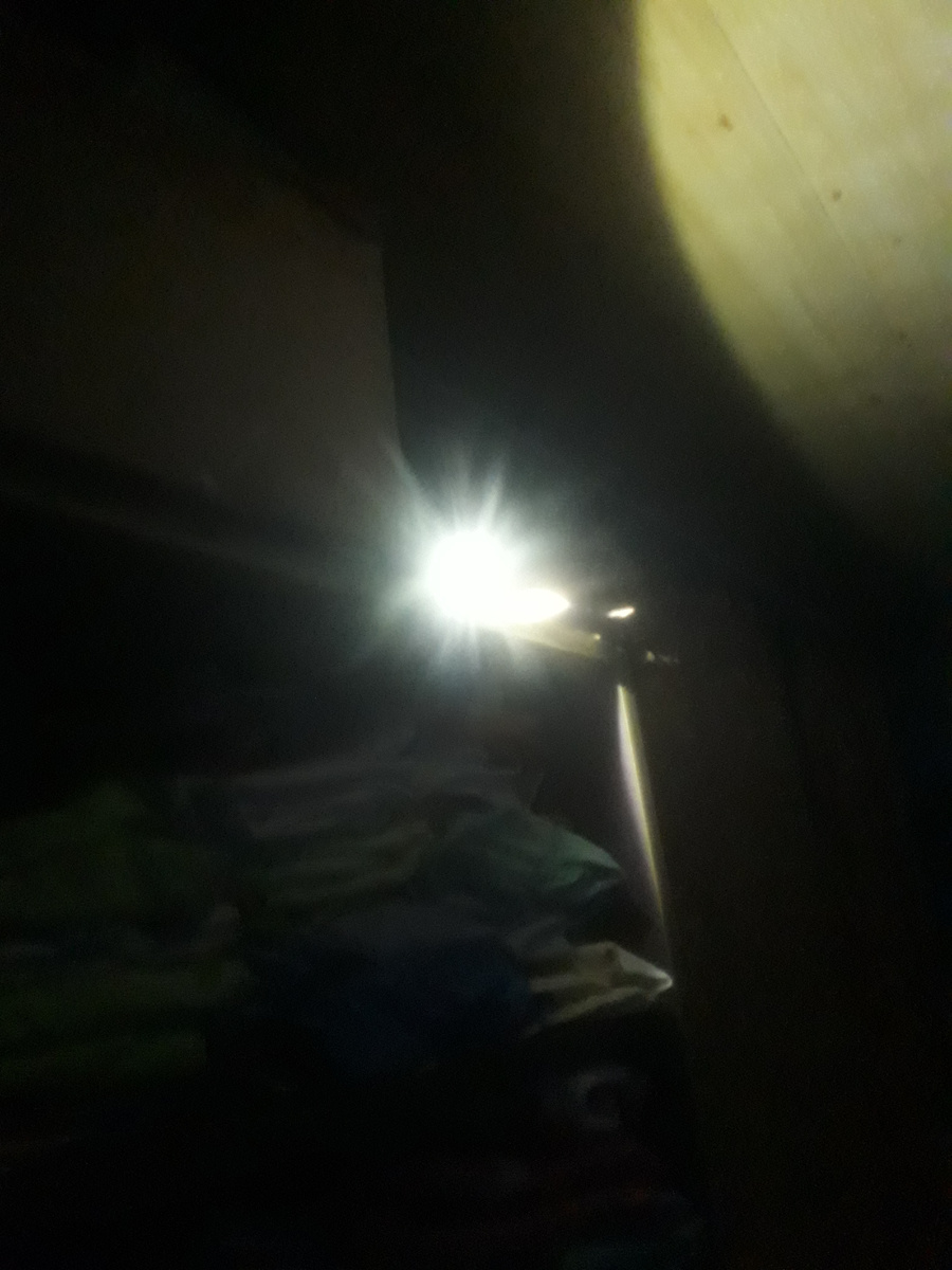 Вот так при фонариках проводим вечера. 